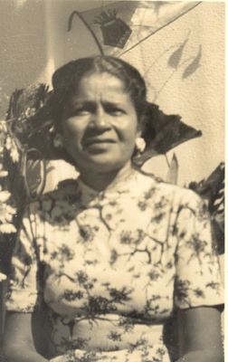 Josepha da Silva Rocha na varanda de seu apartamento em Ipanema